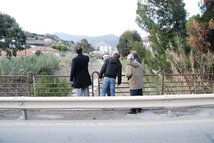 Ripulito parte del greto dell'Armea a Bussana: oggi sopralluogo del Sindaco