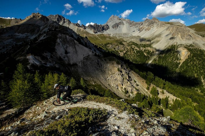 Stone King Rally, più di 100 partecipanti dal Monviso al Mediterraneo in mountain-bike