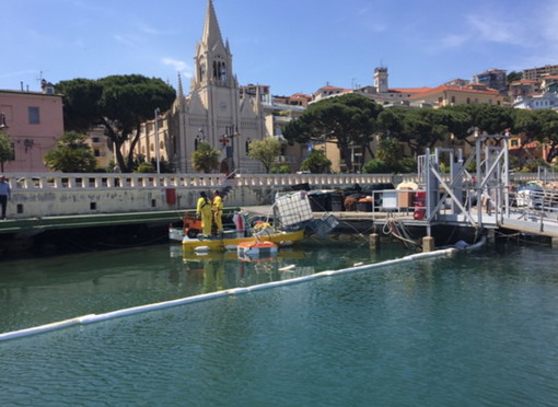 Imperia: inquinamento in porto, sequestrato lo yacht e denunciati comandante e motorista