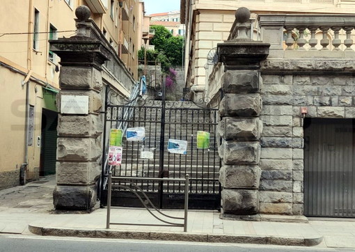 Sanremo: problemi di accesso ai seggi della scuola di via Volta, le lamentele degli elettori