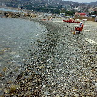 Sanremo: problemi per entrare in mare alla spiaggia per portatori di handicap, la mail di una lettrice