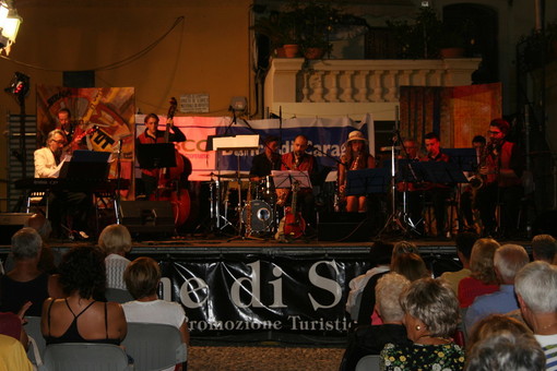 Sanremo: grande successo domenica scorsa per la serata musicale con l'orchestra 'Swing Kids'