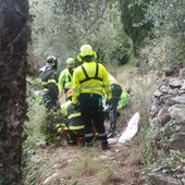 Airole: cade nelle campagne sotto la Statale 20, uomo trasportato in elicottero al Santa Corona (Foto)