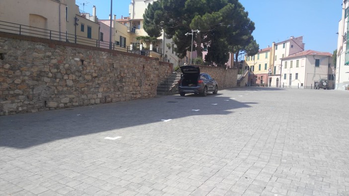 Imperia: altri posteggi in piazza Parasio, dopo le auto arrivano dieci stalli per motorini