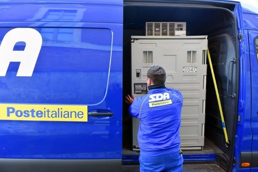 Domani Poste Italiane consegna 3500 dosi di vaccini Moderna all’ospedale di Sanremo
