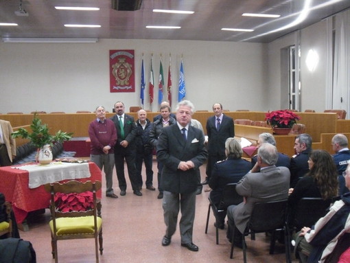 Ventimiglia: “Stréna de Deinà”, nel pomeriggio scambio d’auguri e di doni tra Amministrazione e Associazioni cittadine