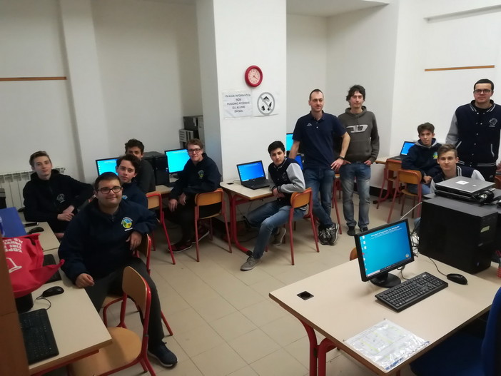 Il Service Learning del Polo Tecnologico Imperiese in azione alla Secondaria ‘Roggerone’ di San Bartolomeo (foto)