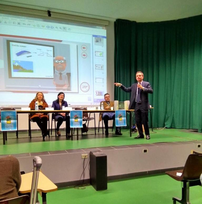 Ventimiglia: grande partecipazione alle “Biancheri” per il seminario sulla sicurezza web e il cyberbullismo