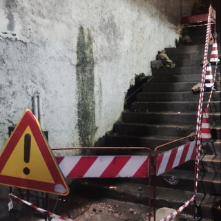 Sanremo: scalinata tra via Agosti e via Martiri nel degrado, la segnalazione di una lettrice (Foto)