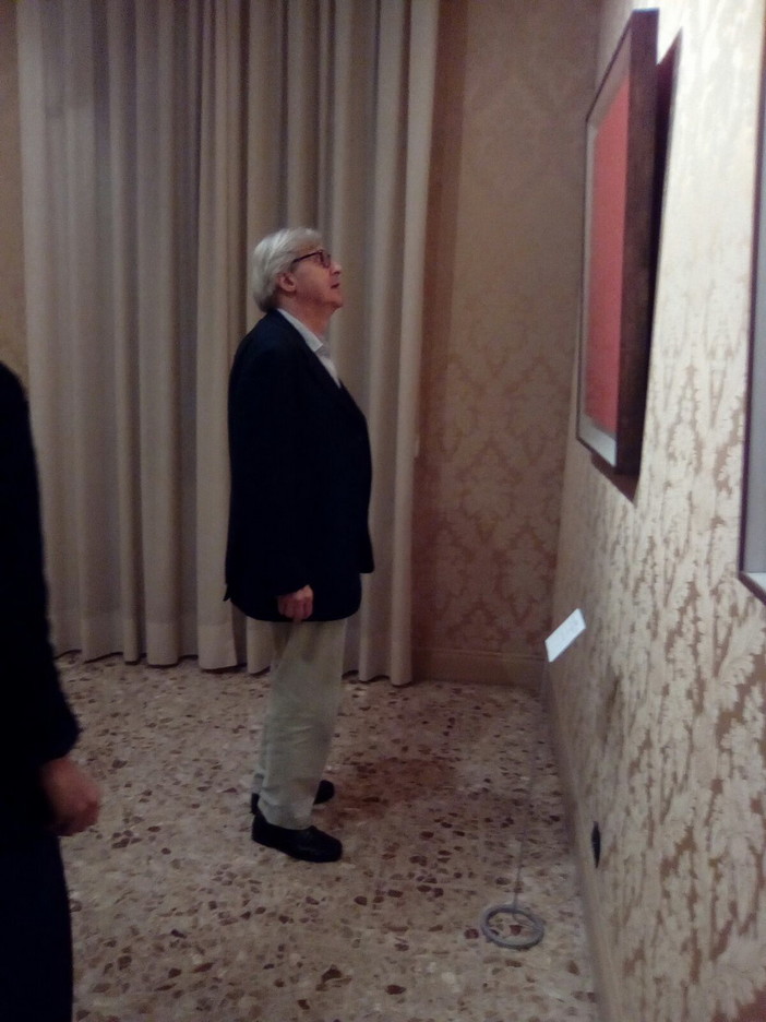 Imperia: impegnato nello spettacolo a Sanremo, ieri sera irruzione di Vittorio Sgarbi a Villa Faravelli