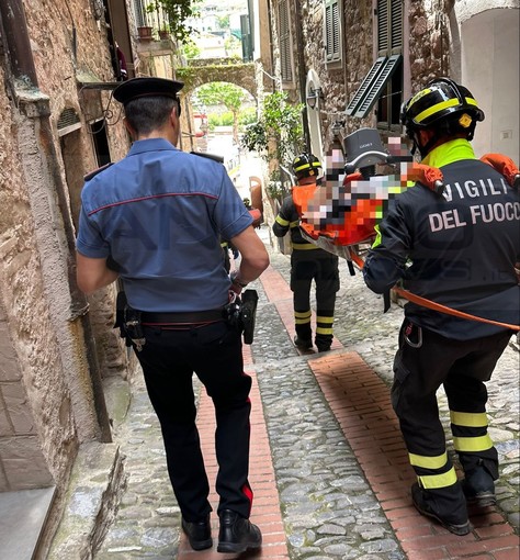 Dolceacqua: escursionista accusa malore, mobilitazione di soccorsi nei caruggi per un uomo di 70 anni (Foto)