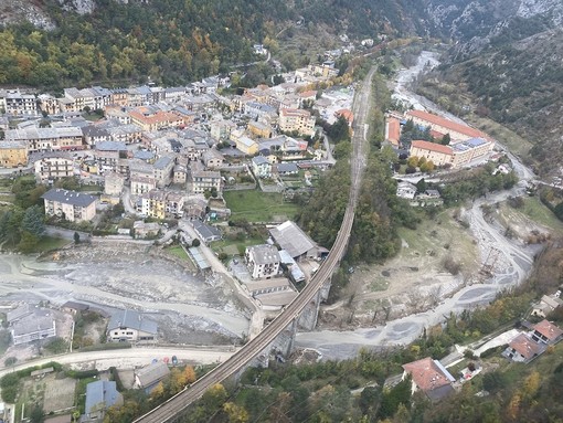 Tempesta Alex: trenta tonnellate di rifiuti, a Tende, attendono di essere portati via (Video)