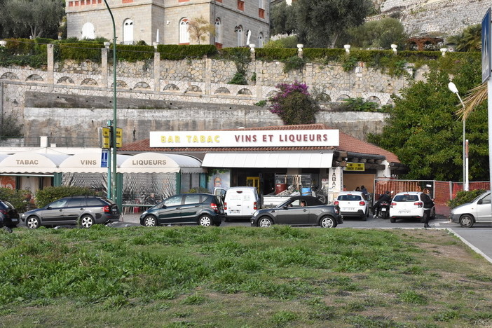 La rivendita al confine di Ponte San Ludovico, una delle più conosciute dai francesi