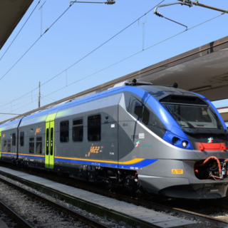 &quot;Stipati come sardine sui treni del ponente ligure&quot;, la denuncia sindacato Orsa Ferrovie Liguria