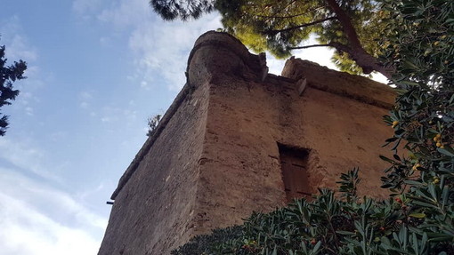 Santo Stefano al Mare: l'affascinante storia della 'Torre degli Aregai', opera di Giovanni Maria Caravisio