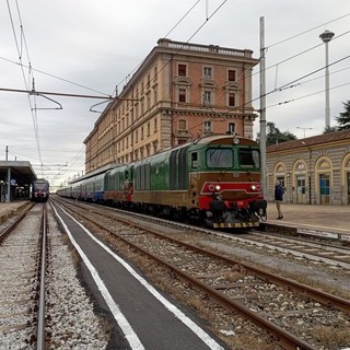 Un viaggio tra i monti e il mare: primo test per fare della Ferrovia delle Meraviglie una linea turistica (Video)