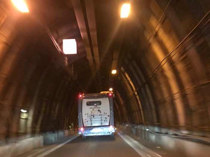 Viabilità: nuovi lavori di manutenzione nel tunnel di Tenda, chiusure notturne a partire dalla serata di oggi