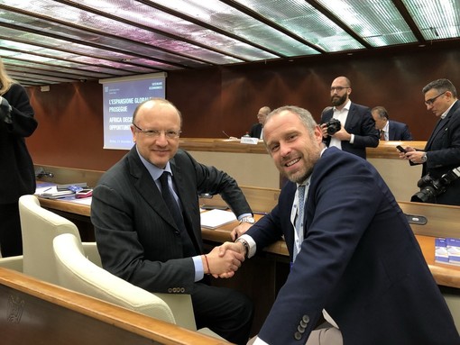 Taggia: Sergio Tommasini è intervenuto al seminario di Confindustria per portare la propria testimonianza delle attività svolte in Africa da Idroedil e Sunchem