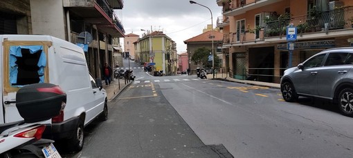 Sanremo: mancanza di segnaletica orizzontale in via Dante Alighieri, la segnalazione di un cittadino