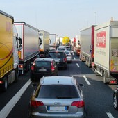 Esodo estivo sulla A10: previsto traffico intenso per tutto il weekend tra Savona e Ventimiglia