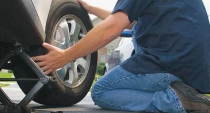 Arriva anche in Costa Azzurra il 'trucco' della gomma bucata per raggirare i conducenti