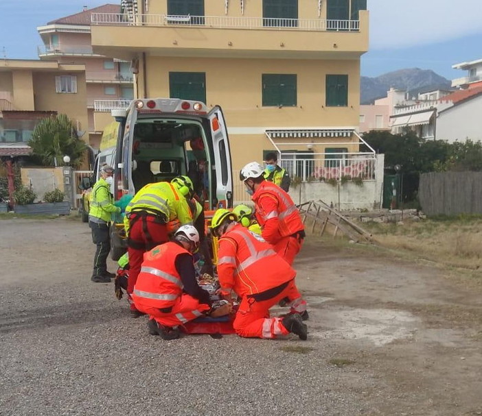 Il trasbordo in elicottero