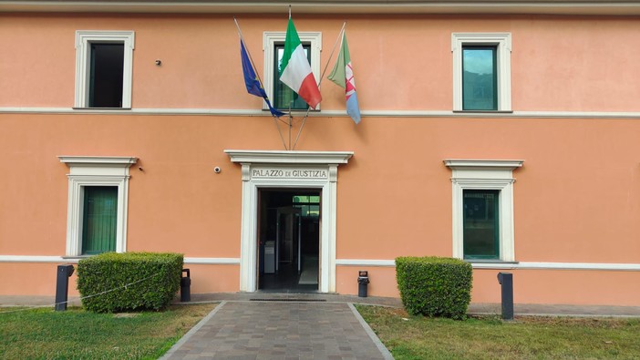 Violenza sessuale su minori, rinviata a dicembre la sentenza