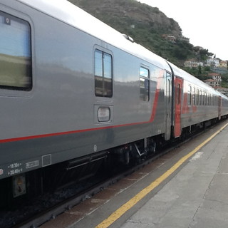 Treno merci bloccato tra Diano Marina ed Imperia: forti ritardi su tutto il ponente ligure