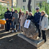Ventimiglia: il 'Circolo della Castagnola' ha inaugurato oggi le targhe con le poesie di autori locali a Latte (Foto)