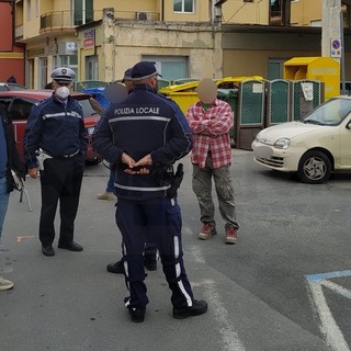 Vallecrosia: oltre ai 100 tamponi previsti, arrivano anche i 100 alunni da Bordighera e scoppia il caos