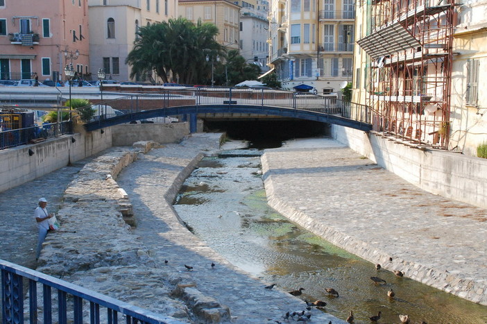 Sanremo: allarme inquinamento sul San Francesco, trovati 10 sacchi con polvere bianca