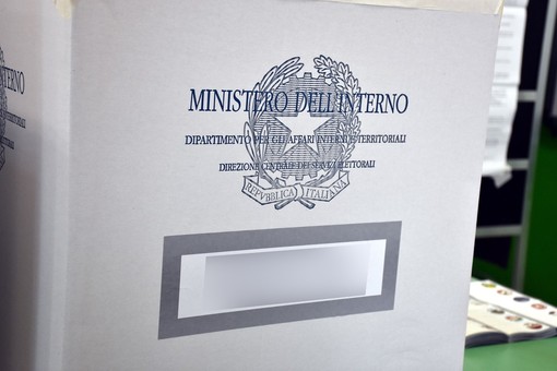 Sanremo: l'ultimo sondaggio vede Rolando davanti e consegna il voto ad un sicuro ballottaggio