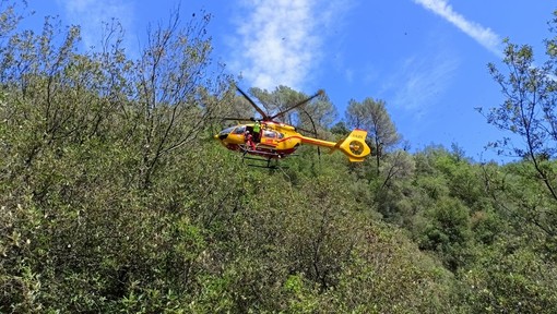 Dolceacqua: uomo trovato senza vita nel rio Barbaira, inutile la mobilitazione di soccorsi (Foto e Video)