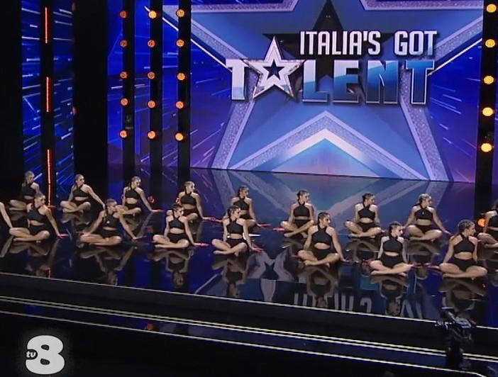 “Black widow” la crew della scuola di danza Urban Theory domani in finale ad Italia’s got Talent: il sostegno del Sindaco di Vallecrosia e del Sindaco e vice di Camporosso