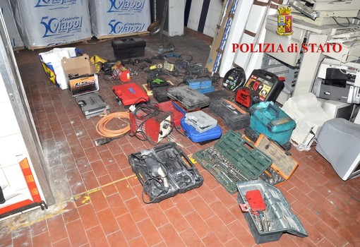 Ventimiglia: la Polizia scopre una serie di utensili da cantiere rubati, chi li riconosce può rivolgersi al Commissariato