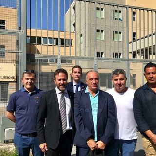 La delegazione in visita al carcere di Valle Armea