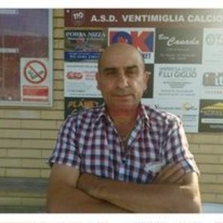 Vincenzo Savarino compie settantadue anni: il Ventimiglia Calcio festeggia il presidente granata