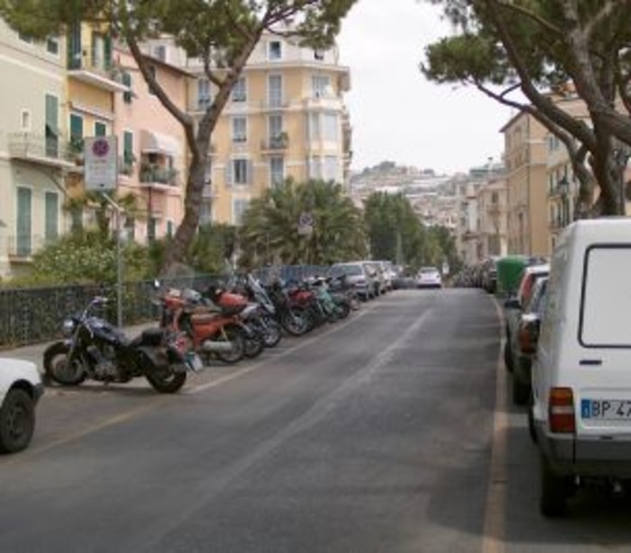 Sanremo: in via Nino Bixio sospesa la rimozione auto per lavaggio strade per il rallye