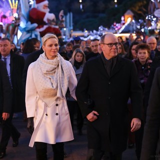 Montecarlo: anche Alberto II° e Charlene al Villaggio di Natale su Port Hercule a Monaco (Foto)