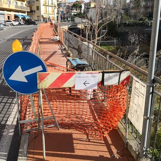 Imperia: iniziati i lavori di ripristino della ringhiera di via Martiri della Libertà, D'Agostino &quot;Amministrazione attenta alla manutenzione cittadina&quot; (Foto)