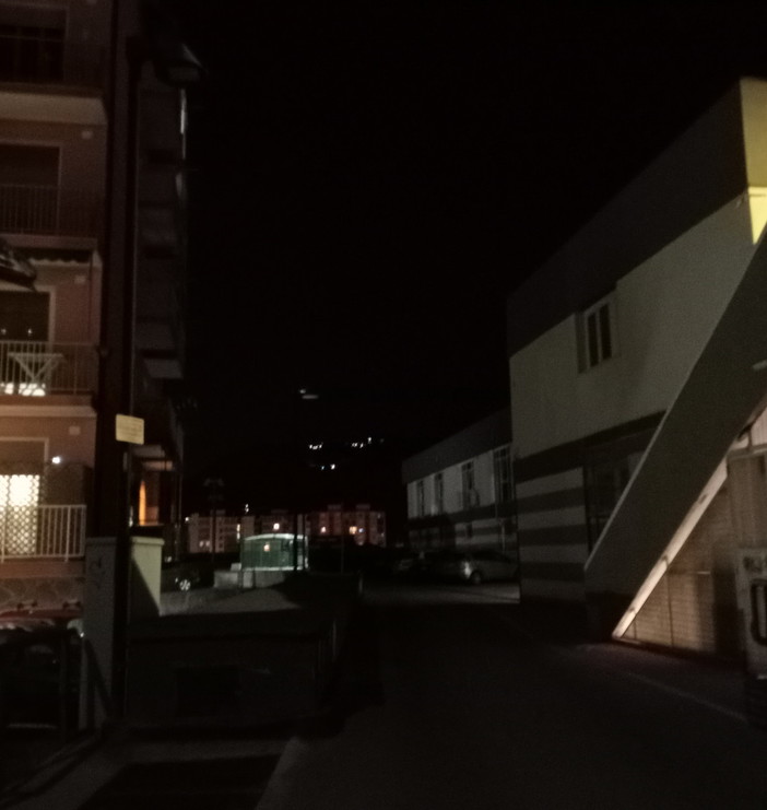 Vallecrosia: illuminazione pubblica guasta da tempo in alcune zone della città, la segnalazione di FdI (Foto)
