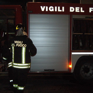 Vallecrosia: incendio ad un cassonetto in via Colonnello Aprosio