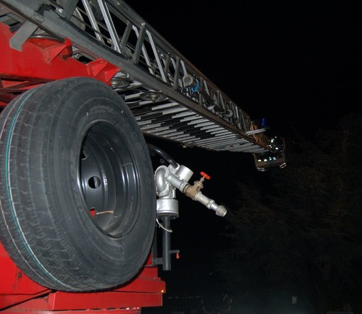 Imperia: piccolo incendio di alcuni travetti, stanotte su un tetto vicino a piazza Dante