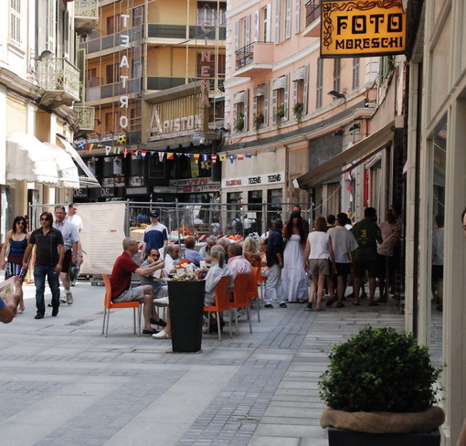 Sanremo: dehor di via Matteotti irregolari, oggi una riunione in Comune