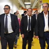 La visita della delegazione al Mercato dei Fiori