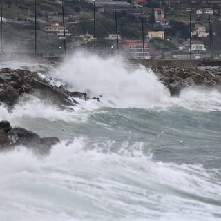 Maltempo sulla Liguria: per ora 10 mm di pioggia in alcune città della provincia e venti fino a 70 km/h