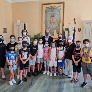 Sanremo: bambini e ragazzi dell’IC Calvino incontrano i rappresentanti delle istituzioni cittadine