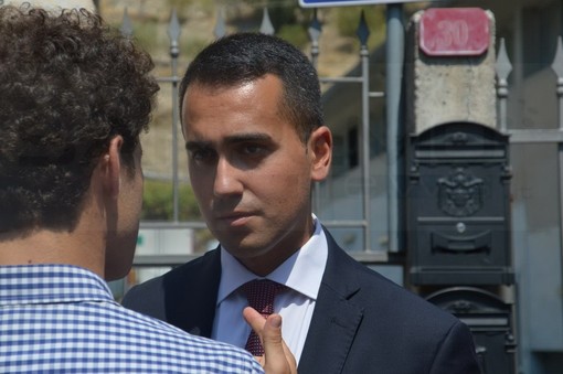 Ventimiglia: prosegue la visita dell'Onorevole Luigi Di Maio, ora al confine di Ponte San Ludovico (Diretta)