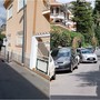 Bordighera, posizionati paletti anti parcheggio in via Roseto: gli abitanti protestano (Foto)