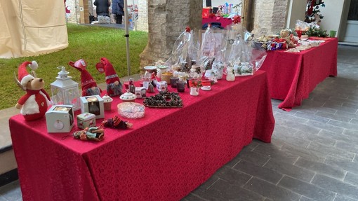 Ventimiglia, ultimo fine settimana per il 'Villaggio di Natale' nel chiostro di Sant'Agostino (Foto)